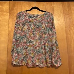 Delicate loft top
